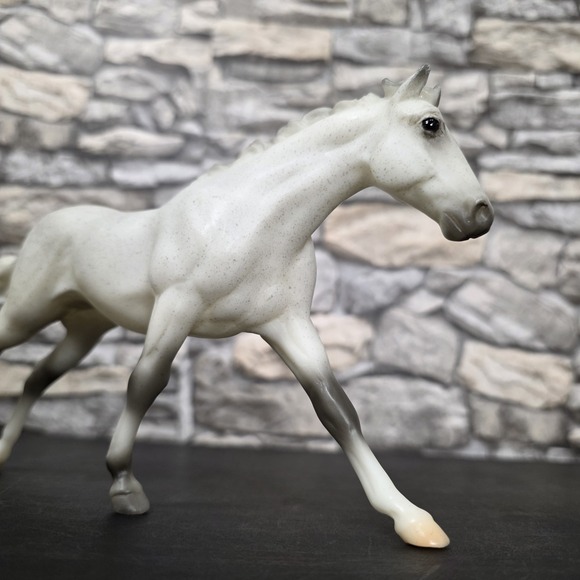 Breyer Other - Breyer Classic Freedom Series HOTY Racing The Wind Thoroughbred Mare Grey